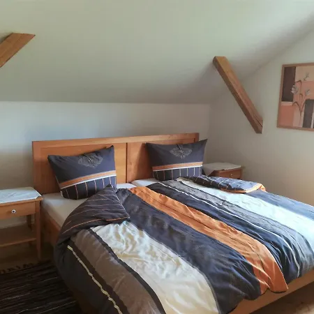 Landhaus Schuster Ferienhaus Nyaraló